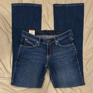 NWT Shiloh by Wrangler Cowgirl Cut Jeans Stretch Size 5/6 x 34”